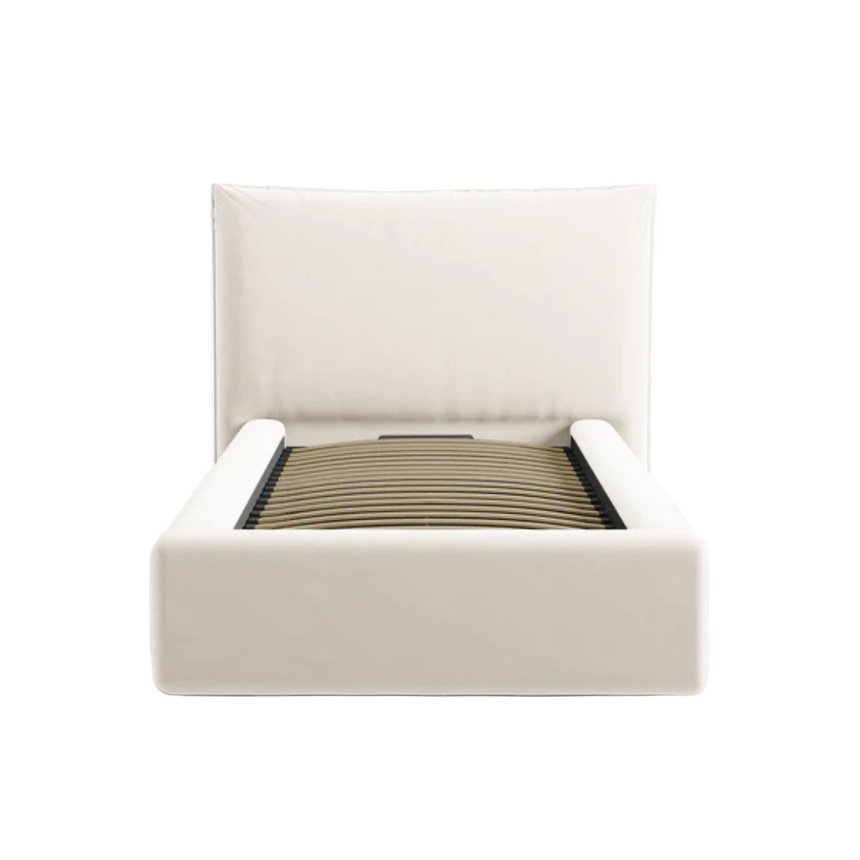 Kaelle bársony ágy