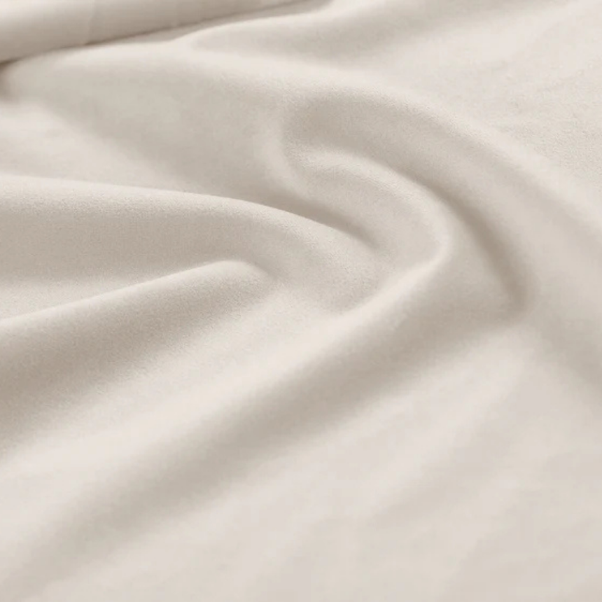 Kaelle bársony ágy