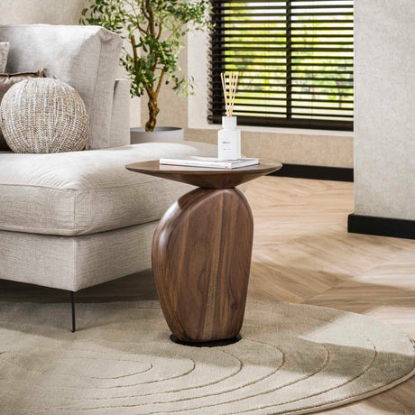 Admit velvet chair
