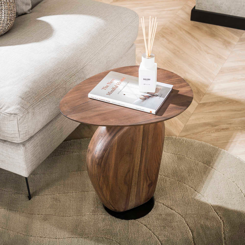 Admit velvet chair