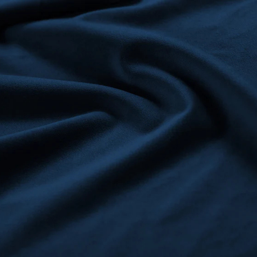 Kaelle bársony ágy