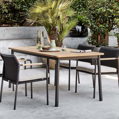 Elle fa kerti étkezőasztal