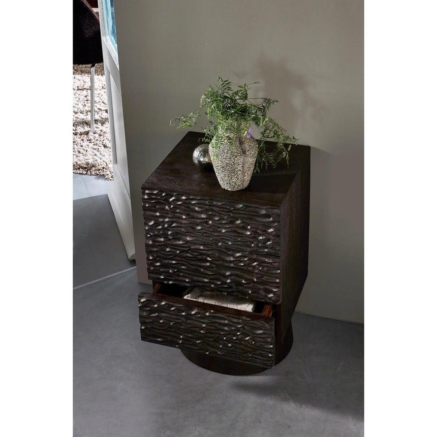 Tabia metal vase