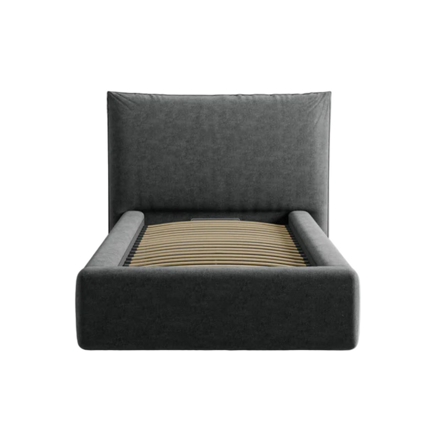 Kaelle zsenília ágy