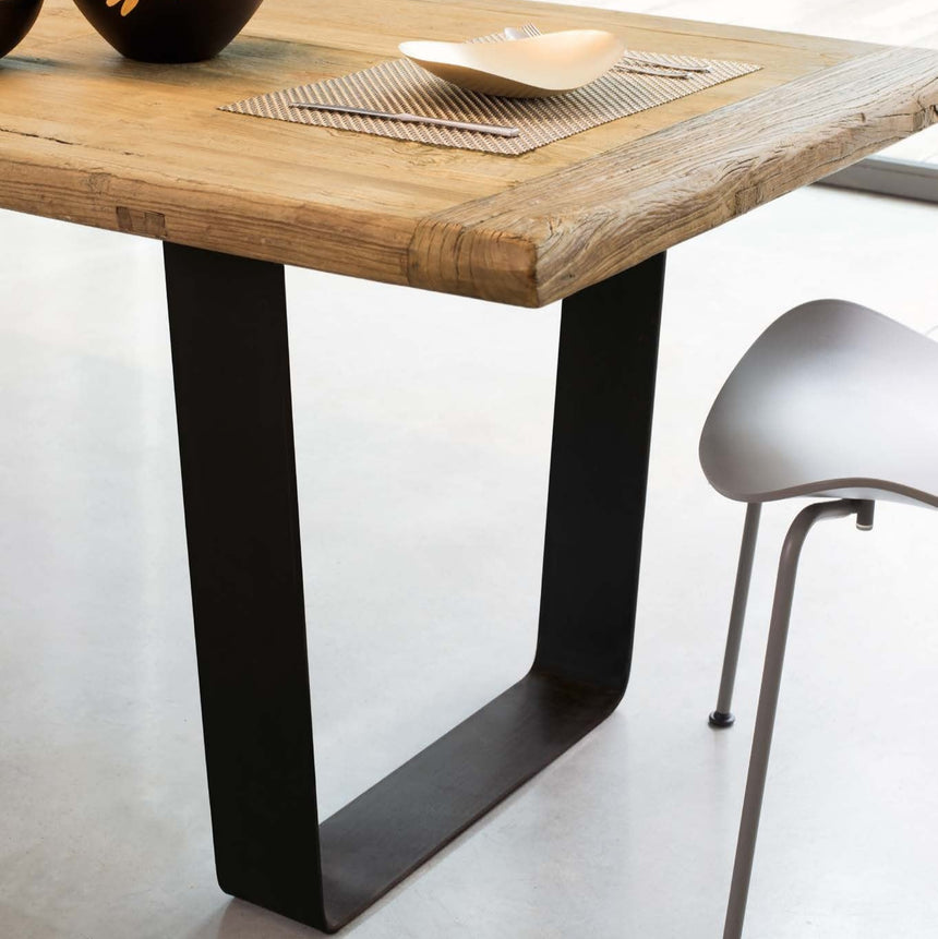Gate table