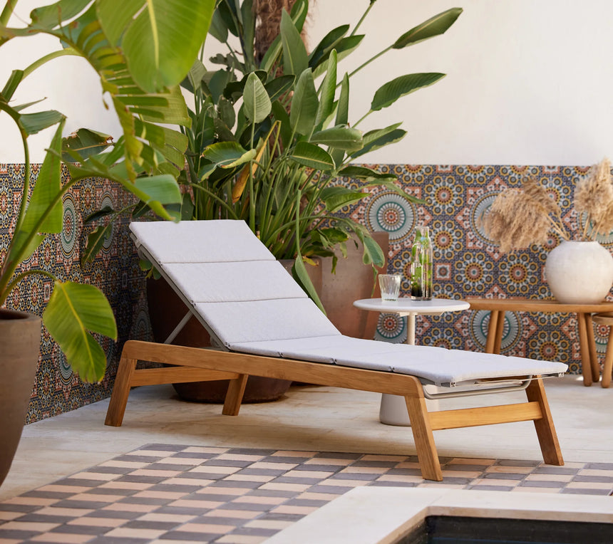 Elegance fabric chair