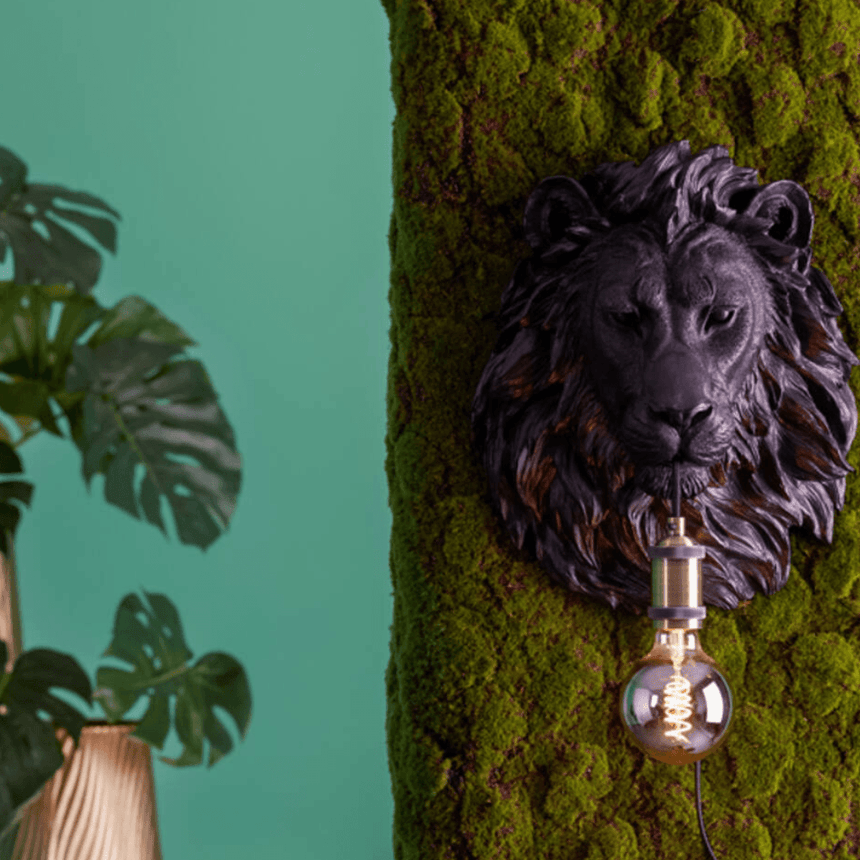 Lion resin wall lamp