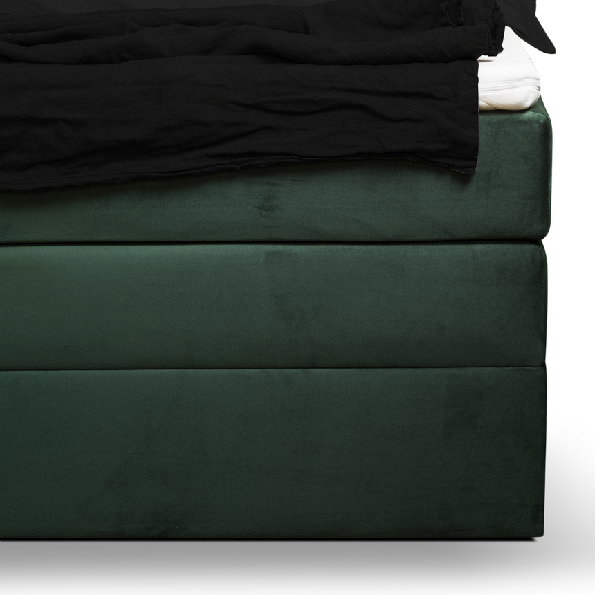 Nel double bed