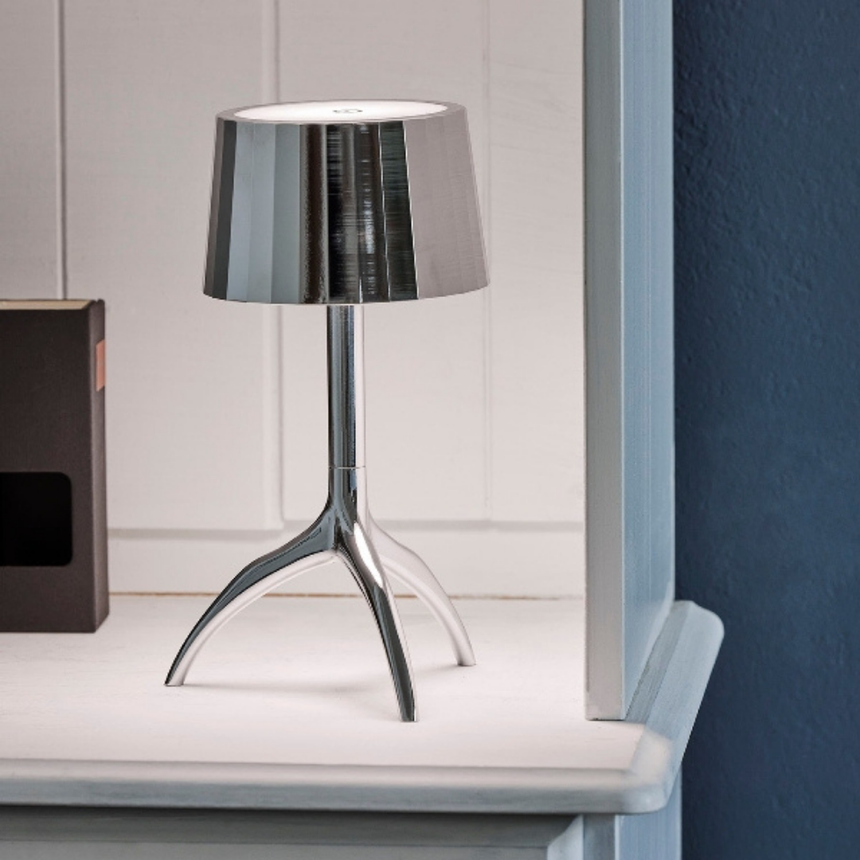 Corno fém asztali lámpa