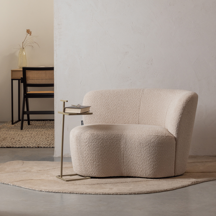 Stone jobbos fotel – Organikus formák és puha bouclé kárpit