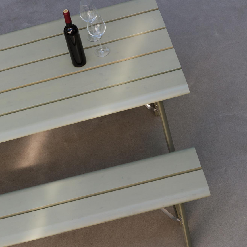 Avenue fa összecsukható kerti asztal