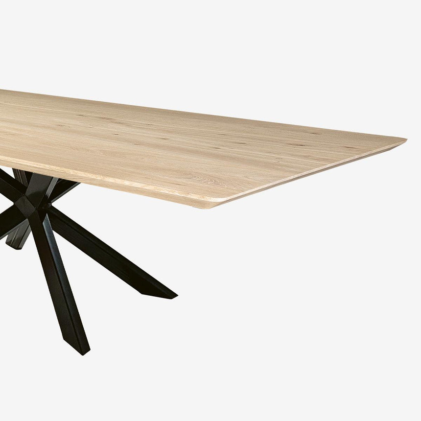 Gloria dining table