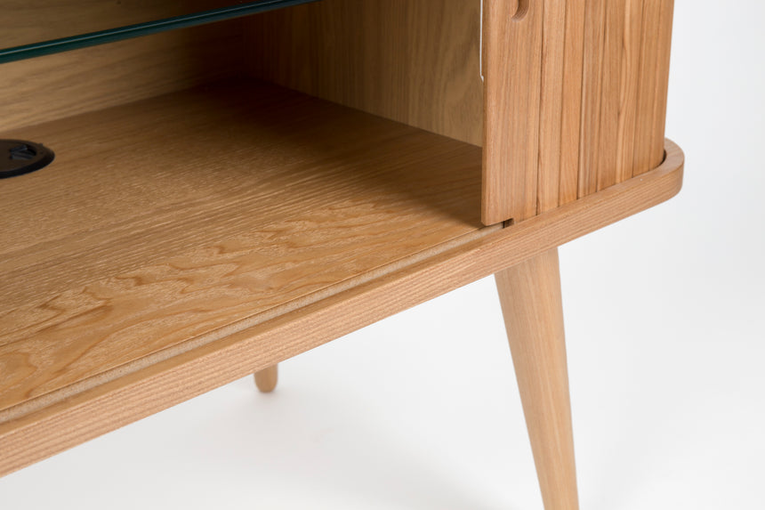 Barbier wooden chest of drawers with sliding doors