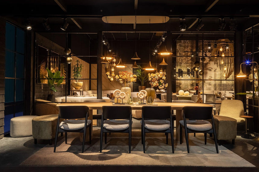 Key dining table