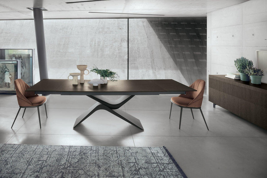 Arcus dining table