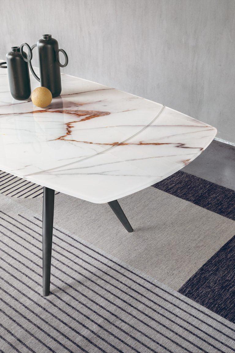 Elica dining table