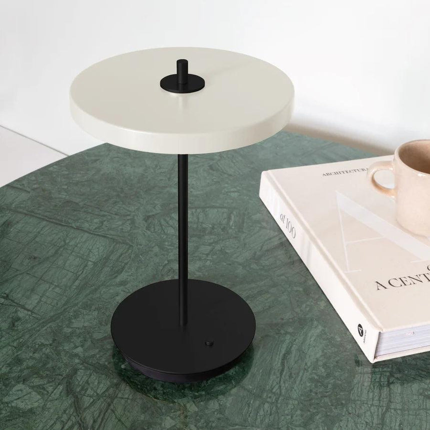 Asteria Move metal table lamp with black base