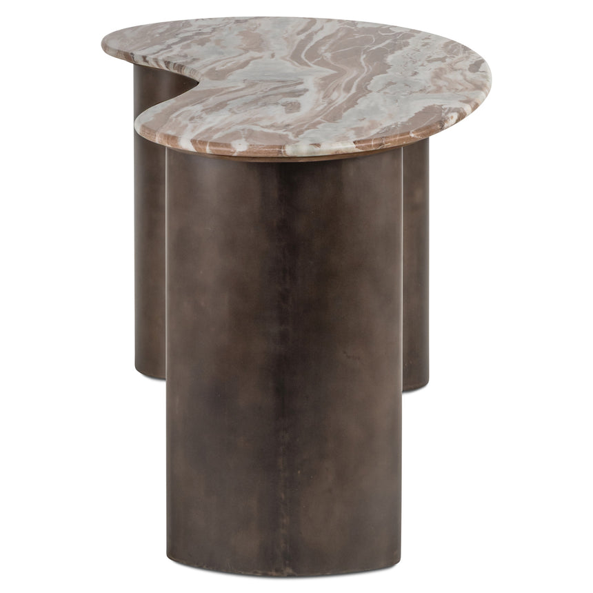 Brando íróasztal – Kifinomult munkaterület és masszív szerkezet