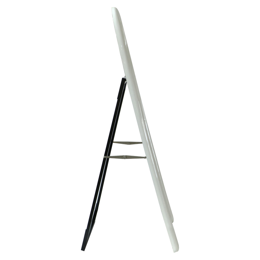 Langston tükör – Széles kerettel, lágy törtfehér árnyalatban