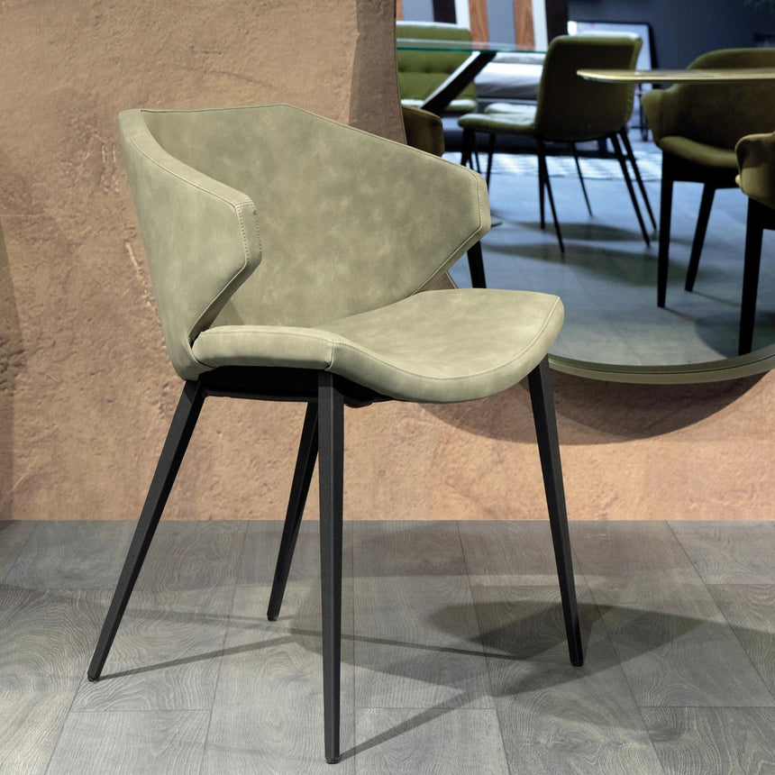 Glam chair