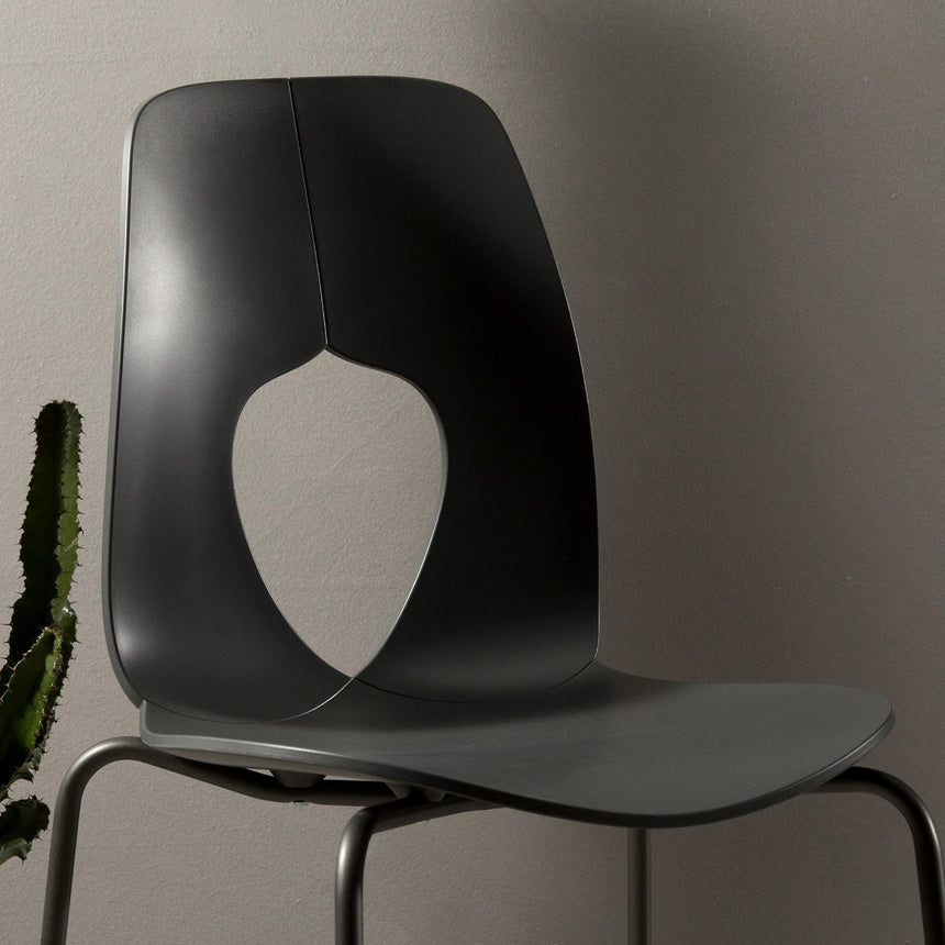 Hole chair