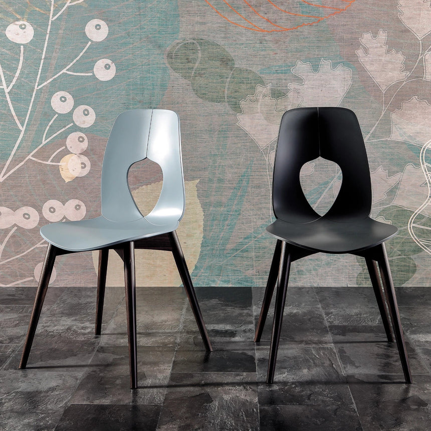 Hole chair