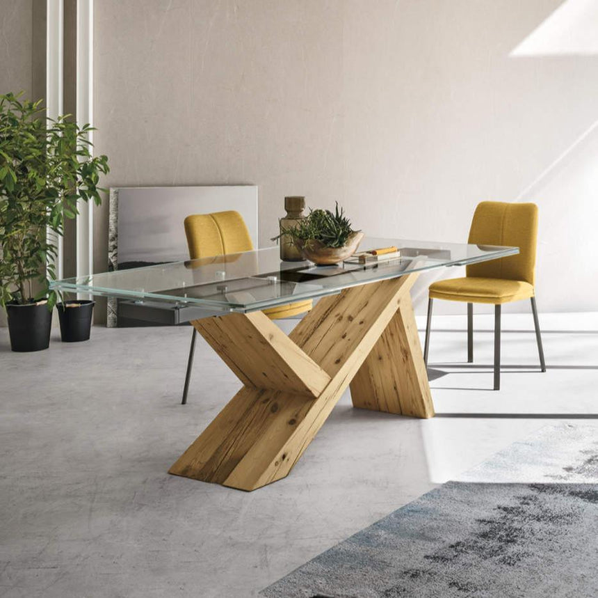 Ikarus dining table