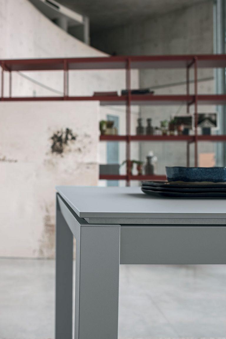 Space dining table