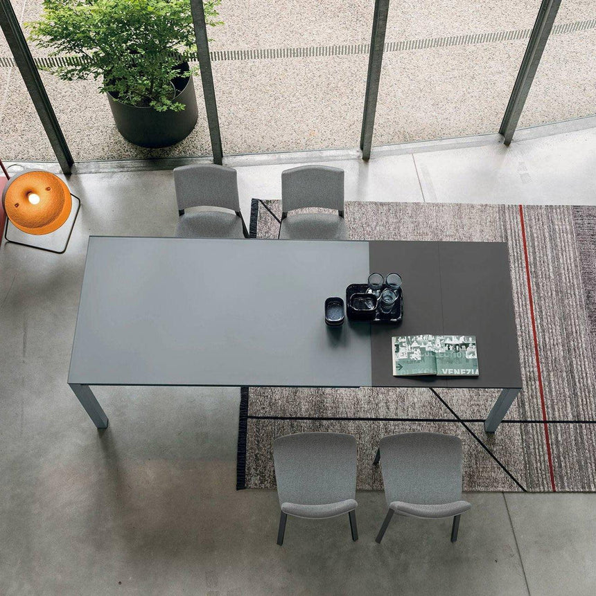 Space dining table